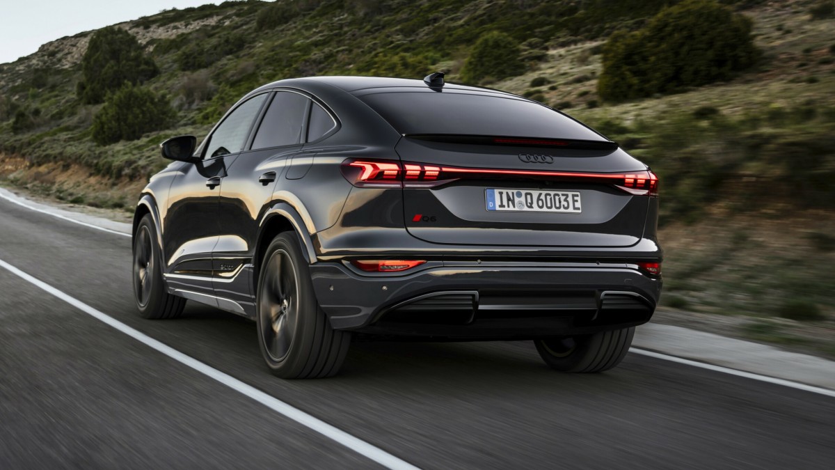 آئودی  Q6 Sportback e-tron